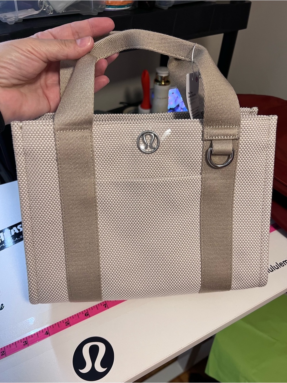 #722 NWT Lululemon Two-Tone Canvas Tote Mini 4.5L Mojave Tan Light Ivory Rare